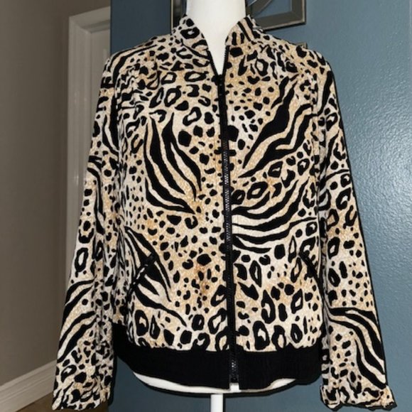 Zenergy by Chico's Size 1 Animal print lightweight jacket/zipper pockets - Picture 1 of 6